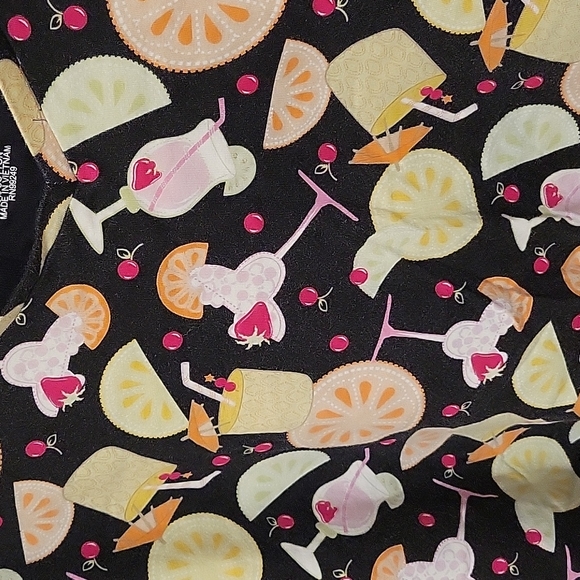 100% cotton short-sleeve soft v-neck tee with cocktail pattern in 3X by Liz & Me - Picture 3 of 5